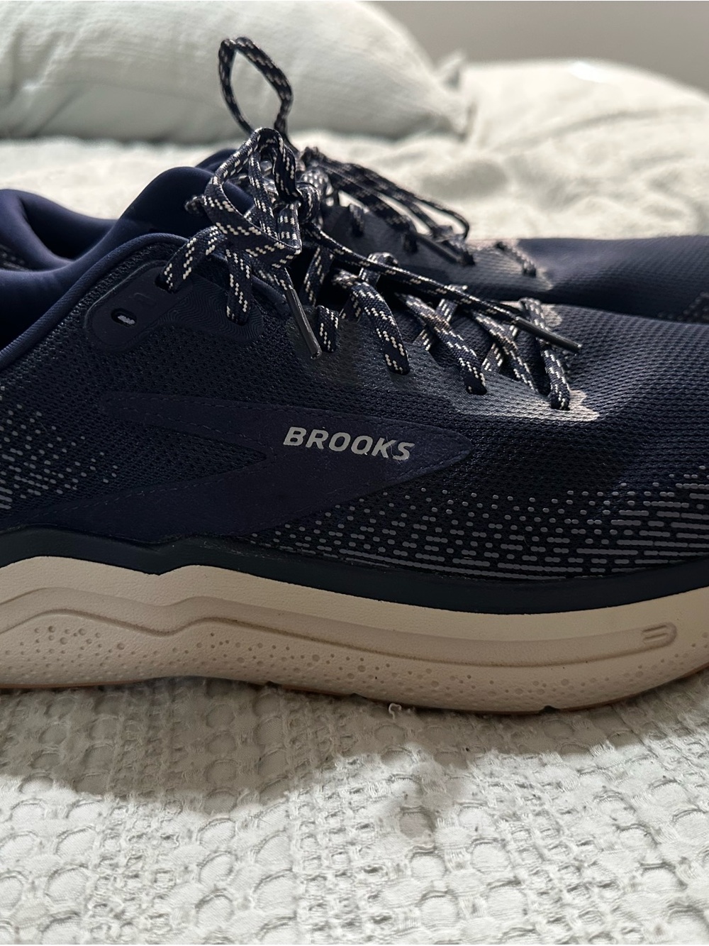 Brooks Ghost Max 2 - Like New